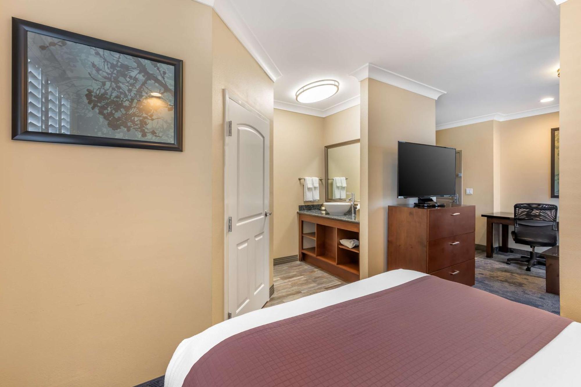 Best Western Plus Avita Suites Торънс Екстериор снимка